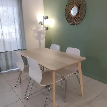 T3 Avec Terrasse Proche De Parking Tram Appartement *