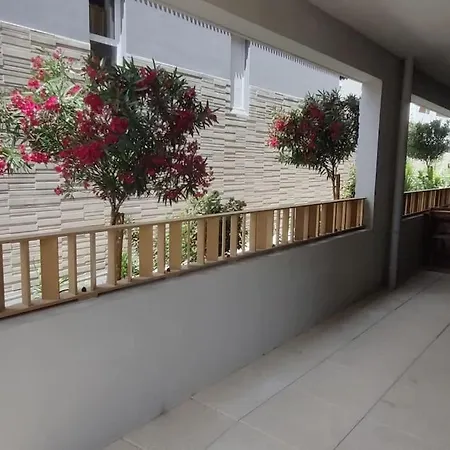 Appartement T3 Avec Terrasse Proche De Parking Tram