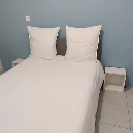 Appartement T3 Avec Terrasse Proche De Parking Tram *