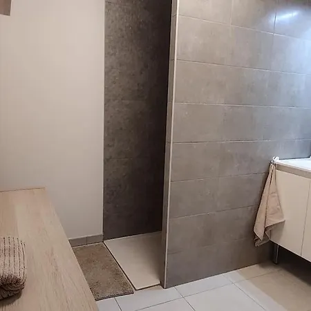 アパート T3 Avec Terrasse Proche De Parking Tram