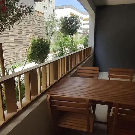 T3 Avec Terrasse Proche De Parking Tram アパート